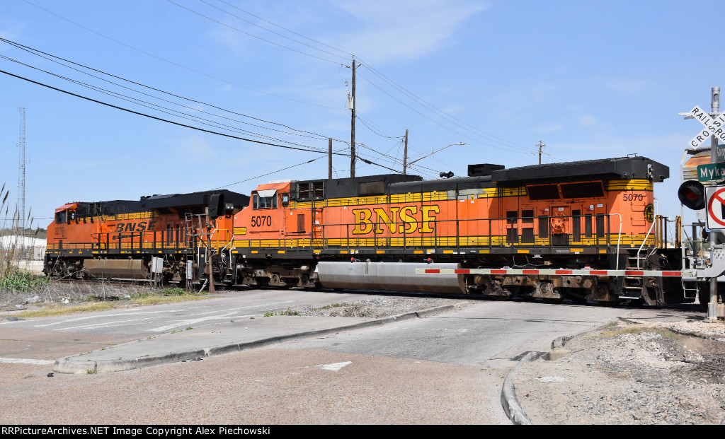 BNSF 5070